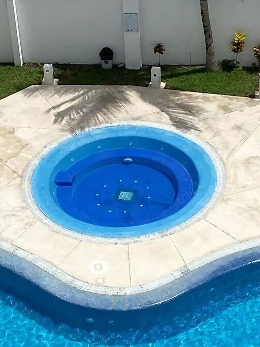 Cozy Confortable 10 Min Hotel Zone 2 Rooms Jacuzy Cancun Apartment